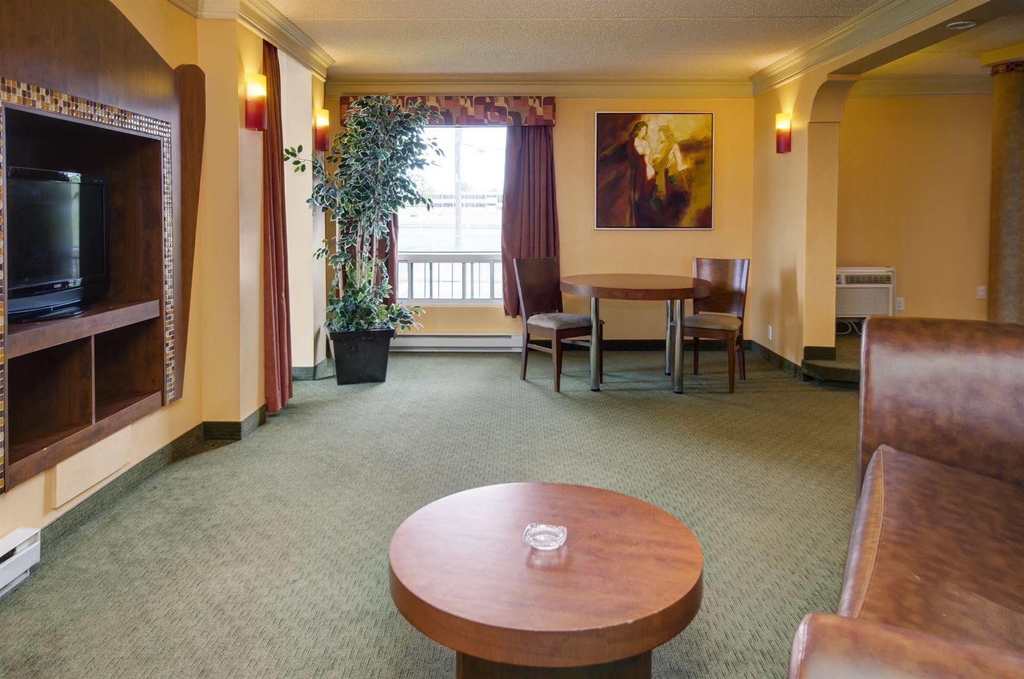 לונגאיל Motel Labarre מראה חיצוני תמונה